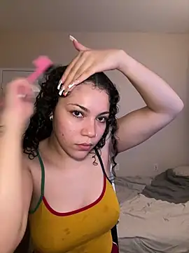 Snapshot of ladylavish chatting on 12/04/24, 08:50 ladylavish online show from 12/04/24, 08:50