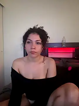 Snapshot of ladylavish chatting on 09/27/25, 07:03 ladylavish online show from 09/27/25, 07:03