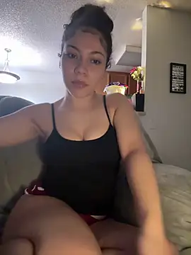 Snapshot of ladylavish chatting on 03/17/26, 05:21 ladylavish online show from 03/17/26, 05:21