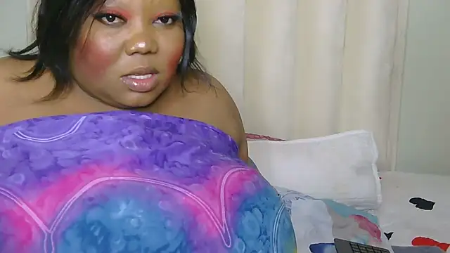 Snapshot of DAIRYBELLELIZxx chatting on 02/15/26, 01:39 DAIRYBELLELIZxx online show from 02/15/26, 01:39