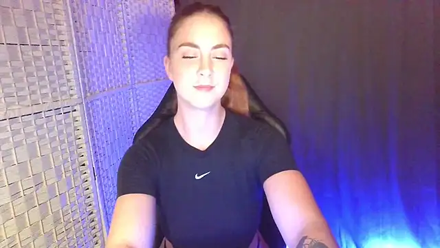 Snapshot of KayleyxEmily chatting on 11/03/25, 09:07 KayleyxEmily online show from 11/03/25, 09:07