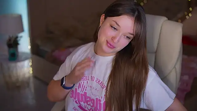 Snapshot of DonnaLustt chatting on 02/23/26, 08:20 DonnaLustt online show from 02/23/26, 08:20