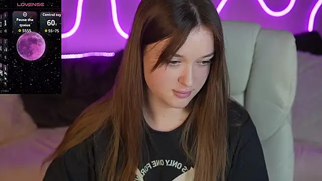 Snapshot of DonnaLustt chatting on 11/04/25, 09:07 DonnaLustt online show from 11/04/25, 09:07