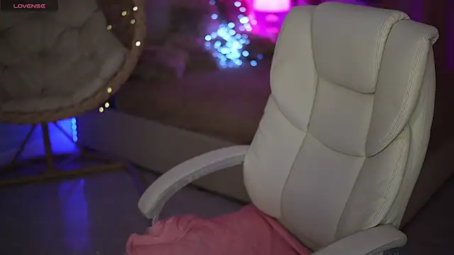 DonnaLustt online show from 04/16/26, 06:14