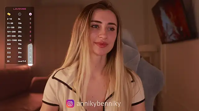 Coconutkittyy online show from 03/05/25, 06:45