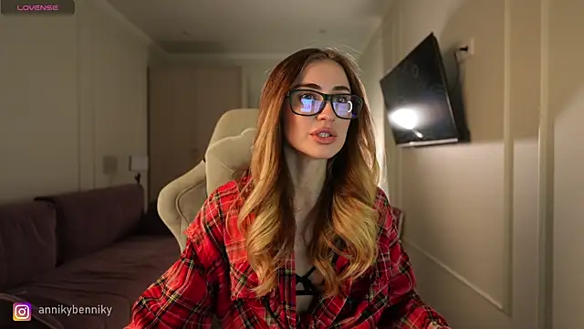 Coconutkittyy online show from 10/06/25, 04:41