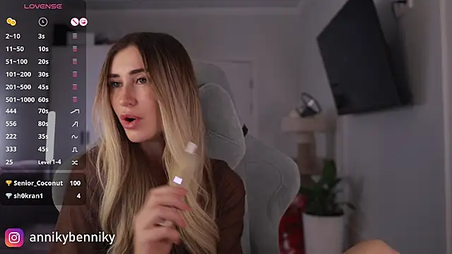 Coconutkittyy online show from 12/24/24, 05:13