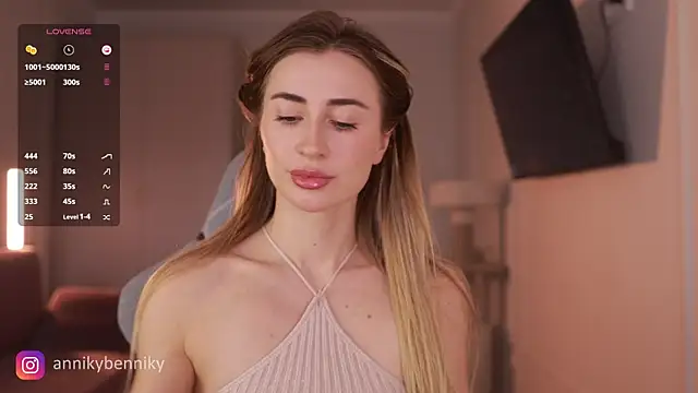 Coconutkittyy online show from 03/09/25, 02:54