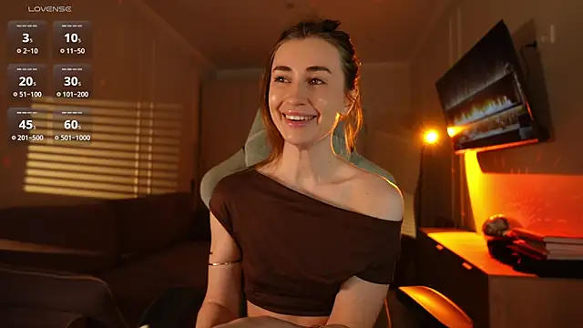 Coconutkittyy online show from 04/22/26, 06:36