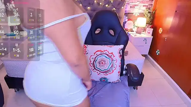 Snapshot of italy___boobs chatting on 12/14/25, 12:55 italy boobs online show from 12/14/25, 12:55