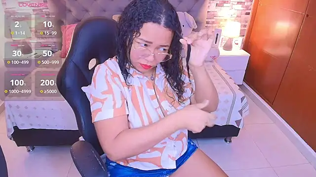 Snapshot of italy___boobs chatting on 11/20/25, 12:06 italy boobs online show from 11/20/25, 12:06