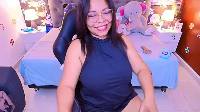 Snapshot of italy___boobs chatting on 12/17/25, 10:09 italy boobs online show from 12/17/25, 10:09