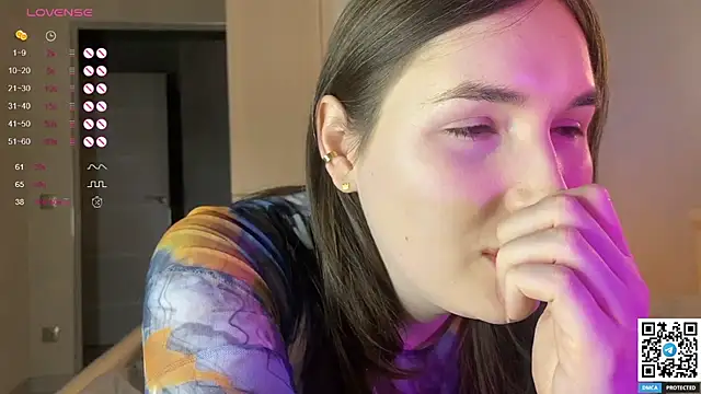 Maria Bowie online show from 12/14/25, 08:58