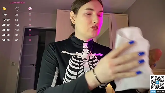 Maria Bowie online show from 04/09/26, 06:41