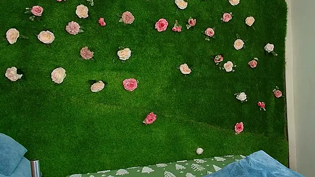 Huge Titties  online show from 02/22/26, 06:49