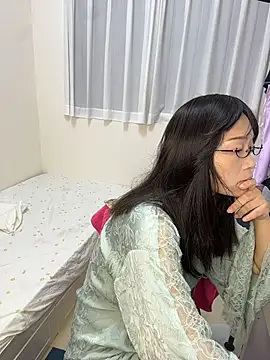 Snapshot of wt0314 chatting on 11/12/25, 03:05 wt0314 online show from 11/12/25, 03:05