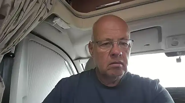 Snapshot of ak616263 chatting on 02/25/25, 01:10 ak616263 online show from 02/25/25, 01:10