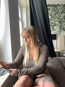 AnnaLenaaa online show from 09/25/25, 01:17