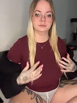 AnnaLenaaa online show from 12/04/24, 10:51