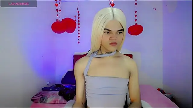 Snapshot of Gabyqueen70 chatting on 02/22/25, 03:23 Gabyqueen70 online show from 02/22/25, 03:23