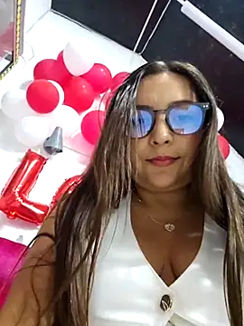 Snapshot of sofiafantasy chatting on 02/14/25, 04:52 sofiafantasy online show from 02/14/25, 04:52