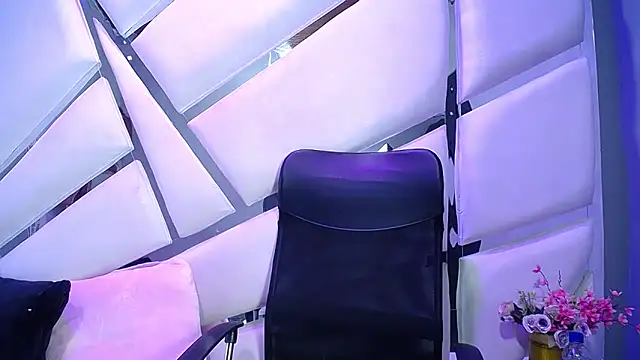 nathalia pink online show from 12/20/25, 02:42