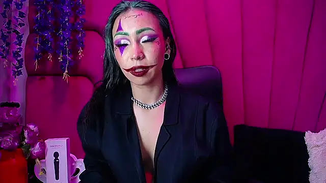 nathalia pink online show from 10/18/25, 04:20