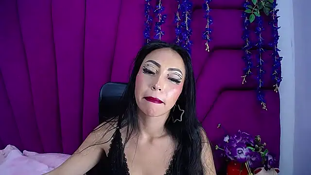 nathalia pink online show from 05/13/26, 03:46