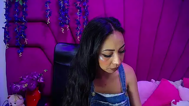 nathalia pink online show from 05/22/26, 03:48