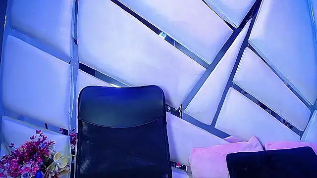 nathalia pink online show from 03/20/26, 03:51