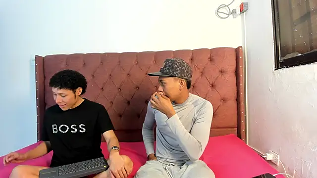 boys yourparty online show from 12/04/25, 01:21