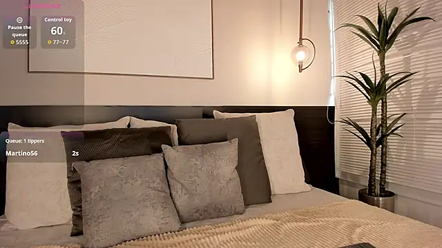 SophieBlake online show from 11/23/25, 06:07