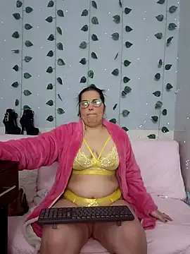 kiara scottt online show from 01/07/26, 09:03
