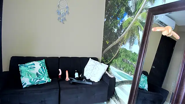 Mieldeluna online show from 02/18/25, 04:37