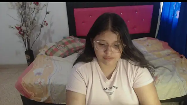 Snapshot of angel_barbie_1 chatting on 09/27/25, 02:56 angel barbie 1 online show from 09/27/25, 02:56