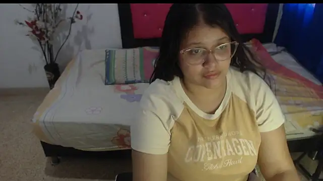 Snapshot of angel_barbie_1 chatting on 09/25/25, 02:45 angel barbie 1 online show from 09/25/25, 02:45