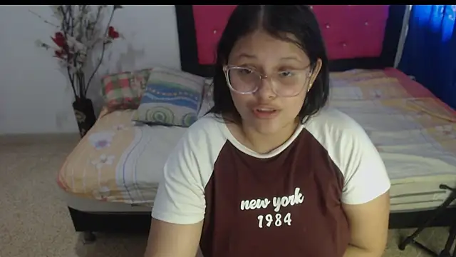 Snapshot of angel_barbie_1 chatting on 09/22/25, 03:40 angel barbie 1 online show from 09/22/25, 03:40