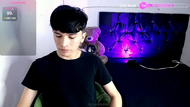 benji hoter online show from 10/30/25, 10:06