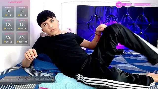 benji hoter online show from 11/12/25, 10:02