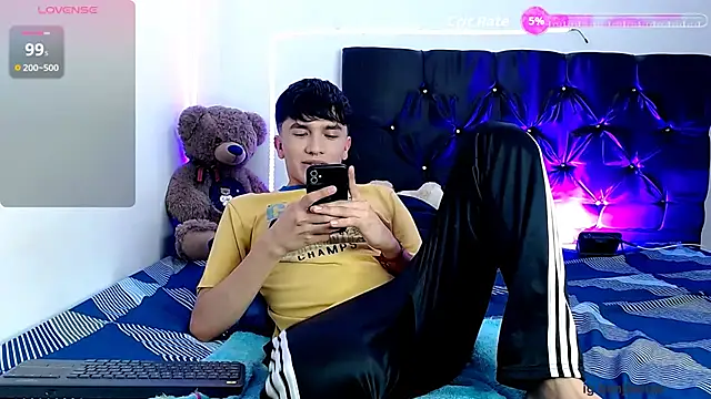 benji hoter online show from 11/13/25, 10:02