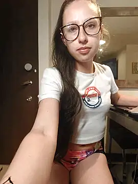 Snapshot of milena_23x chatting on 03/20/25, 02:51 milena 23x online show from 03/20/25, 02:51
