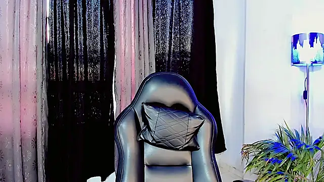 dollswit01 online show from 03/26/26, 10:18