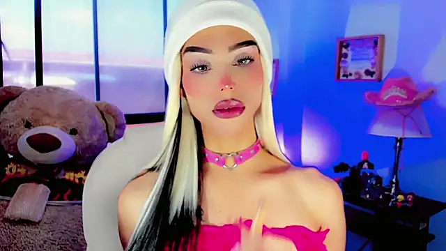 Snapshot of dollswit01 chatting on 01/22/25, 07:13 dollswit01 online show from 01/22/25, 07:13