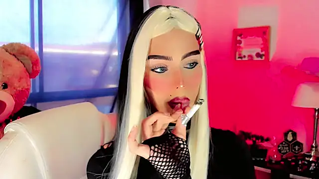 Snapshot of dollswit01 chatting on 01/21/25, 09:04 dollswit01 online show from 01/21/25, 09:04