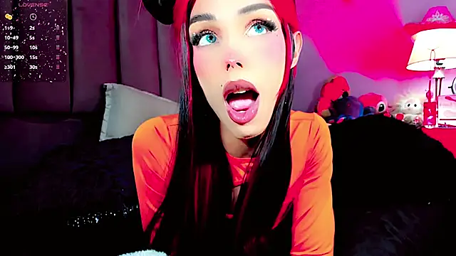 Snapshot of dollswit01 chatting on 09/11/25, 10:43 dollswit01 online show from 09/11/25, 10:43