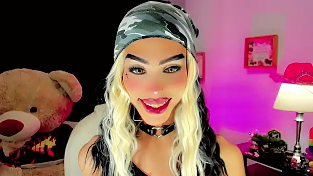 Snapshot of dollswit01 chatting on 01/25/25, 12:06 dollswit01 online show from 01/25/25, 12:06