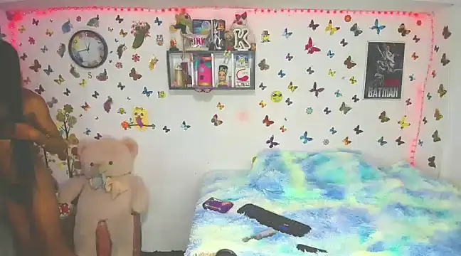 Snapshot of marianaoficial249701 chatting on 01/11/25, 02:47 marianaoficial249701 online show from 01/11/25, 02:47