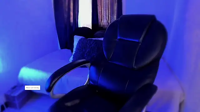 Snapshot of isabelithaa chatting on 12/02/25, 02:41 isabelithaa online show from 12/02/25, 02:41