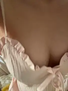 xixitutu1 online show from 01/15/25, 06:22