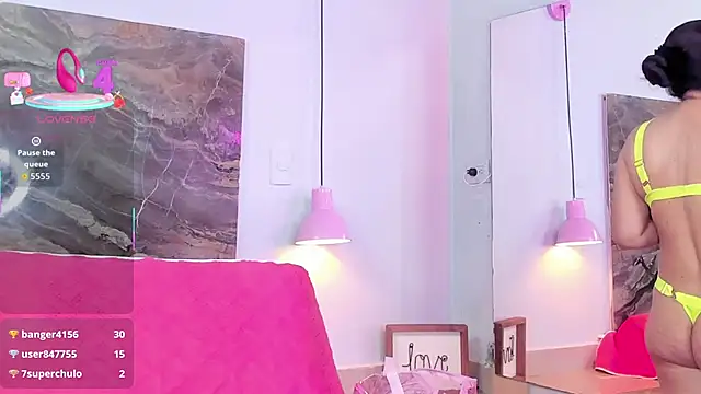 Yaya    11 online show from 10/21/25, 04:34